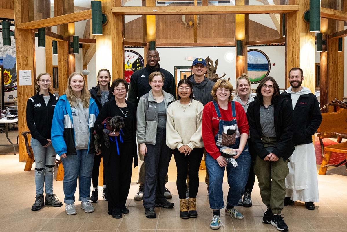 Class trip to Mackinaw Isl和 to study history 和 culture of Anishinaabe